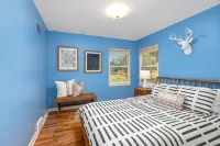 Lakefront Oasis: Hot Tub & Private Beach - Beach