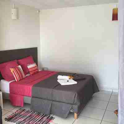 New and luxurious apartment sea view Rooms