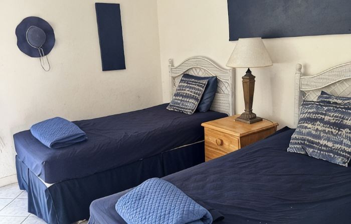 Waterfront Villa  5 min to beaches