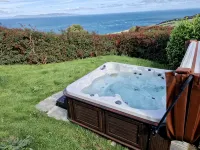 Private luxury log cabin with hot tub and stunning views! - 4-Star