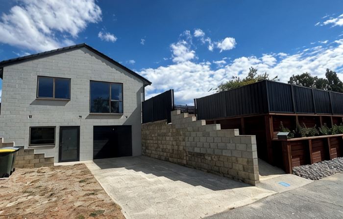 Elevated Mountain Views on Waenga