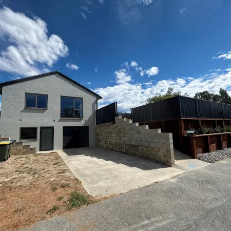Elevated Mountain Views on Waenga