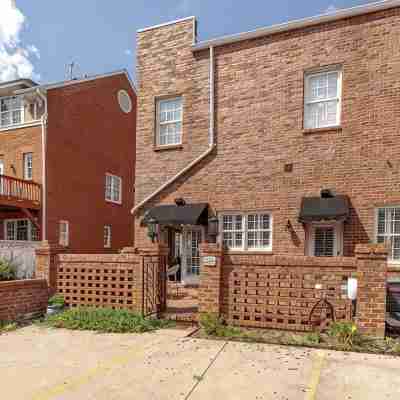 Downtown Greensboro Retreat - Walk to Dining & Breweries + 2 Free Parking Spots Hotel Exterior
