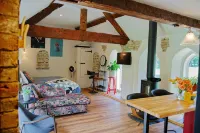 Charming Shropshire Cottage w/ Private Hot Tub, Ice Bath & BBQ - Kuntosalit