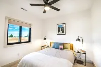 Shred Lodge - Luxurious modern home on the golf course with 180 degree views - balcony