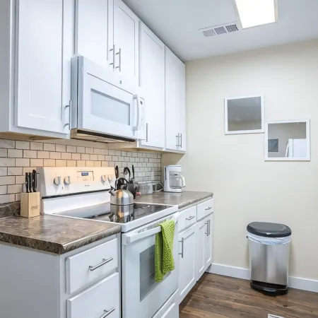 Lovely 2 bedroom in Midlothian, 3 minutes from downtown.