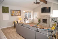 Beautifully Remodeled 3-Bedroom Cozy Home!! - 2-Star