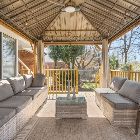 Spacious Living Less Than 2 Miles from Elon University!