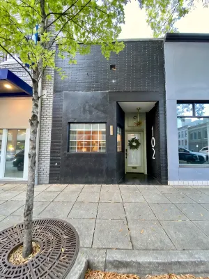 Downtown Condo Steps to Main Street - 4 stelle