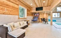 Chalet with Indoor Poolhouse Base of Hunter Mountain - Wifi