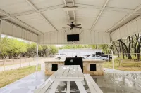 Natalia TX. Family Getaway!! - Wifi