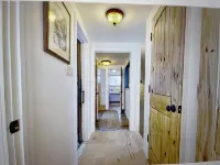 Beachfront 3-bedroom vacation home just 14 minutes from Yale University - Wi-Fi