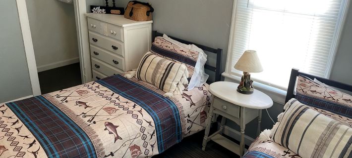 Cozy Bungalow Hotels in Laclede County