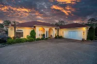 The Palms at Chesswood - Luxury, Pool, & Dock! - 5 estrellas