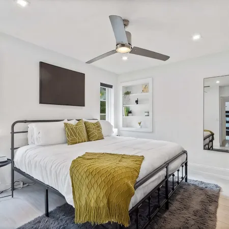 Family-Friendly Gainesville Home - Walk to UF - Pool + Sleeps 16