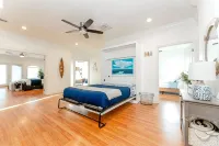 Modern Pool - Spa - Huge Game Room - Sleeps 36 - 4-Star