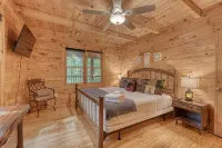 Cozy 2-Bedroom Cabin with WiFi, Firepit, and More in Blairsville! - Alphydda