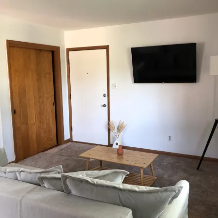 Cozy stay within one mile of downtown Delaware’s shops, restaurants and pubs.