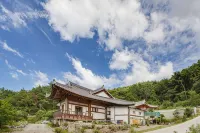 Wando Cheonghaejin Hanok Pension - 家庭旅館