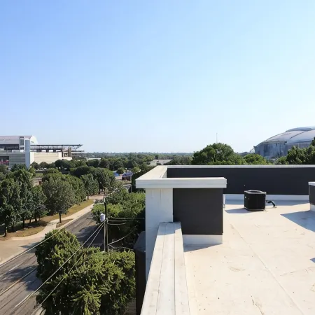 Cowboy's Condo/ Steps to Stadium