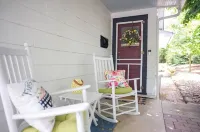 Charming home steps away from Main Street Hudson and Western Reserve Academy - Homestays