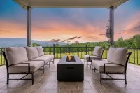Spacious Mountain Home: Pickleball, King Beds, Lg Kitchen, Arcade,Hiking, Remote - Homestays