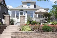 Sleeping on Selby- Duplex near Cathedral Hill - 3-Star