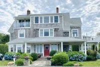 Perfect Newport Beach Getaway-Steps to Beach_Ocean Views_Very close to Downtown - balcony
