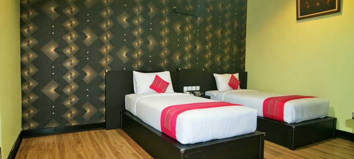 Starli Hotel ブキティンギのホテル