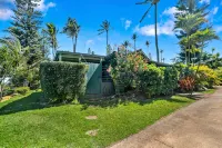 Beach Bungalow w/ Cruiser Bikes & Pickleball! - 3-نجوم