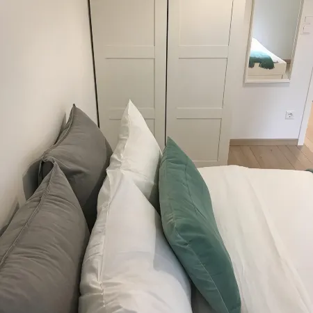 Modern 3 Beds in Convenient Location - Parking
