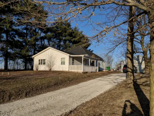Nauvoo Country Cottage - Sleeps 12 - 3-Star