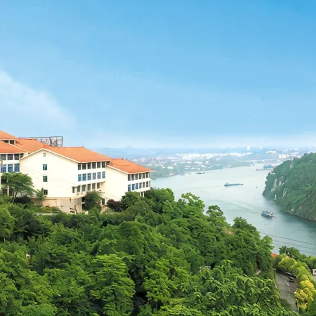 Longquan Hotel