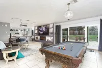D’Ultimate Getaway Luxury Retreat Heated Pool Hot Tub Sleeps 17 on 5 Acres. - مسبح خاص