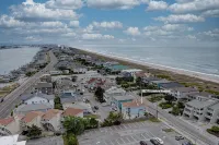 Stunning 4Br Home / 2nd Row / Ocean Views + Parking for 5 Vehicles - 4つ星
