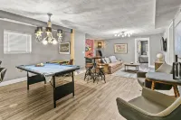 Large home centrally located; walk to Zoo, Sunken Gardens or Telegraph District. - บังกะโล