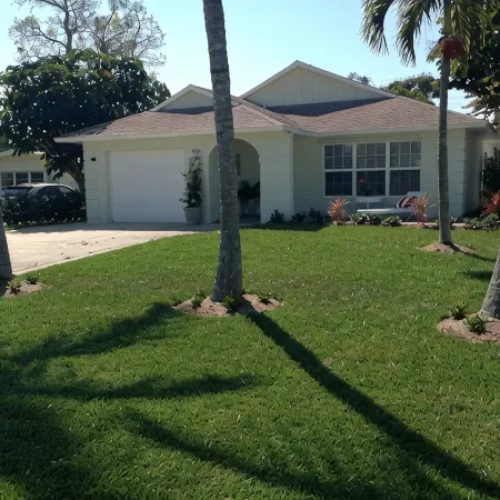 Vanderbilt Beach Vacation Home - LARGE PRIVATE POOL w/ fully fenced in backyard