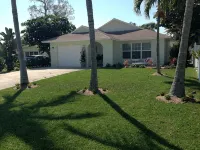 Vanderbilt Beach Vacation Home - LARGE PRIVATE POOL w/ fully fenced in backyard - 4 stjerner