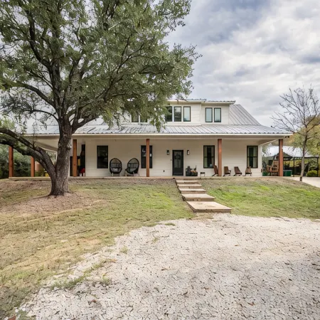 Smoky Hill Ranch, 8 Acres, 2 Homes, Events, Sport Court, Fishing, & Fire Pits