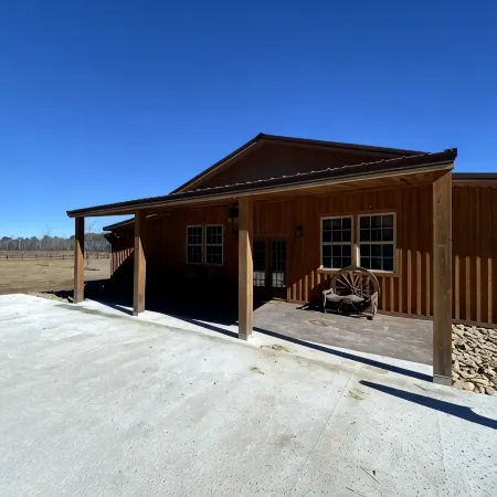 靜謐居所!溫馨山林小屋享美景,露台,戶外火坑. 伯克利縣酒店