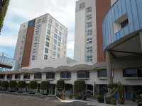 Hotel Puente Real - อ่างจากุชชี่