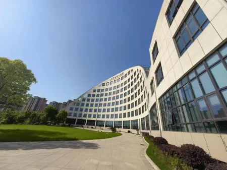 Risen Oriental Hotels&Resorts Отели рядом с достопримечательностью «Anhui Open University Chuzhou Branch»