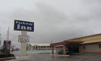 Parkway Inn
