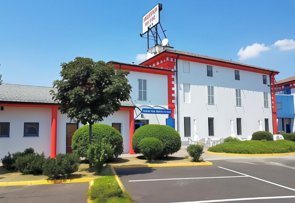 Master Hotel - Housity