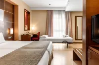 Hotel Exe León Отели рядом со станцией Estación RENFE de León