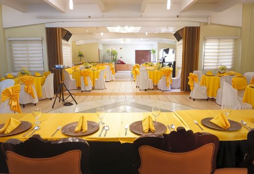 4. 스톤 하우스 앳..