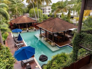 Hibiscus Resort & Spa with Onsite Reception & Check IN