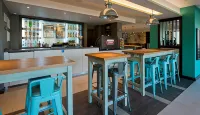 Premier Inn Holyhead Các khách sạn ở Llanfair-yn-Neubwll