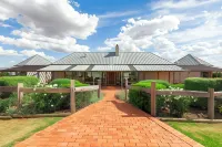 Owl Head Lodge فنادق في Gulgong