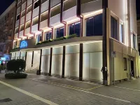 Hotel Plaza Hotels near Palazzo delle Poste e Telecomunicazioni
